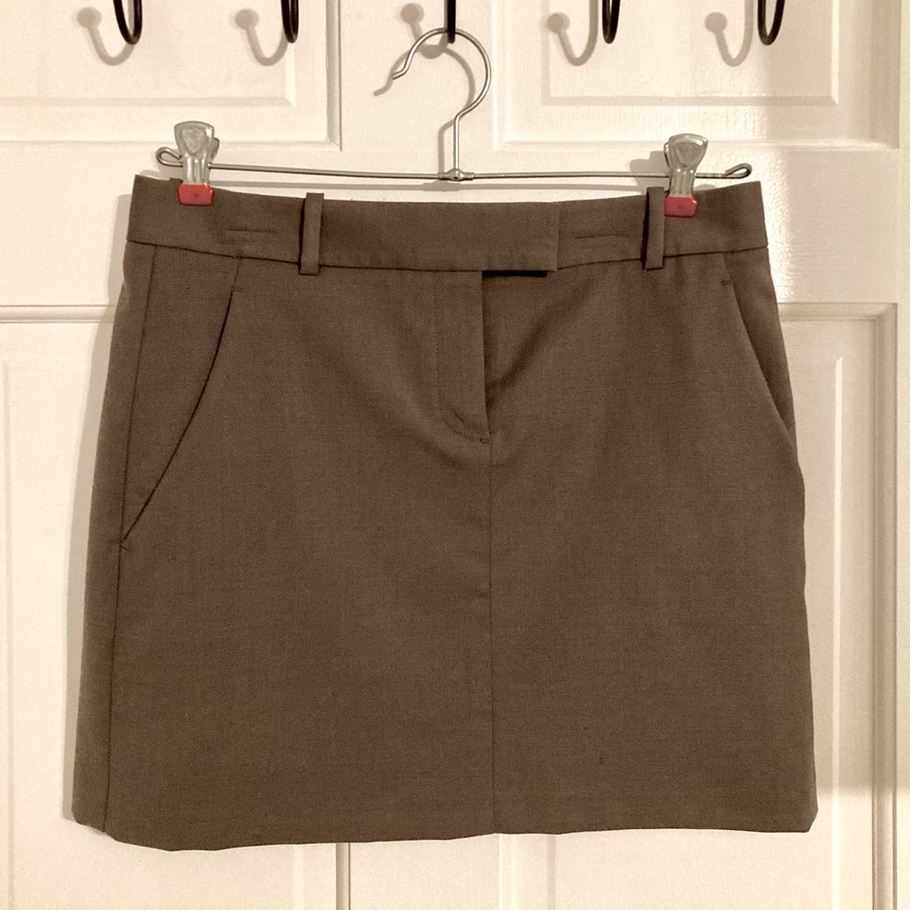 Theory taupe colored mini skirt size 4